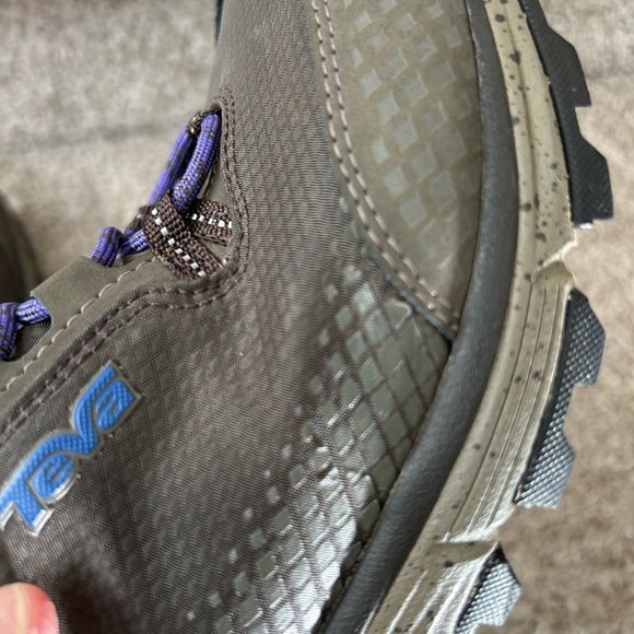 Teva Women’s Surge Event Waterproof Hiking shoe. Size 8. Excellent condition. - Picture 10 of 12